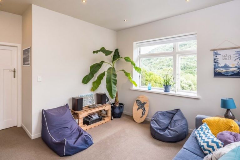 Photo of property in 169 Houghton Bay Road, Houghton Bay, Wellington, 6023