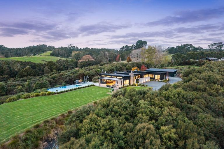 Photo of property in 458 Whitehills Road, Waitoki, Silverdale, 0994