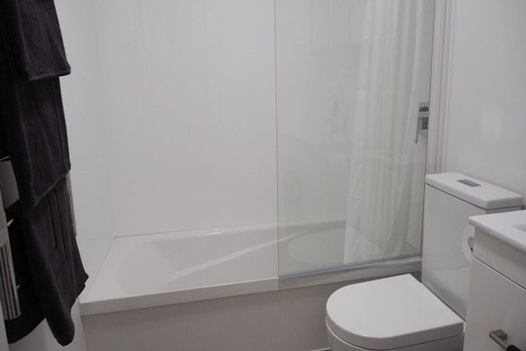 Photo of property in Vedado Apartments, 107/41 Hopper Street, Mount Cook, Wellington, 6011