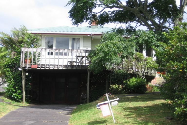 Photo of property in 29 Fairclough Road, Beach Haven, Auckland, 0626