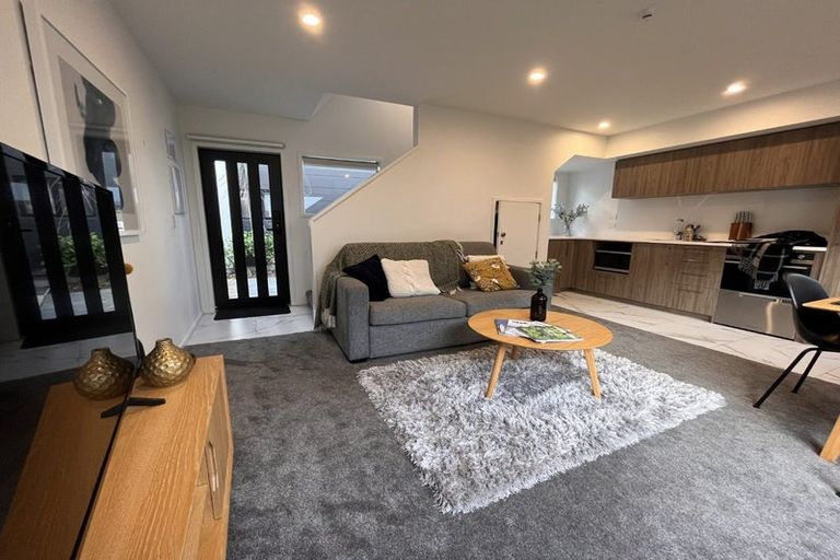 Photo of property in 2/221 Armagh Street, Christchurch Central, Christchurch, 8011