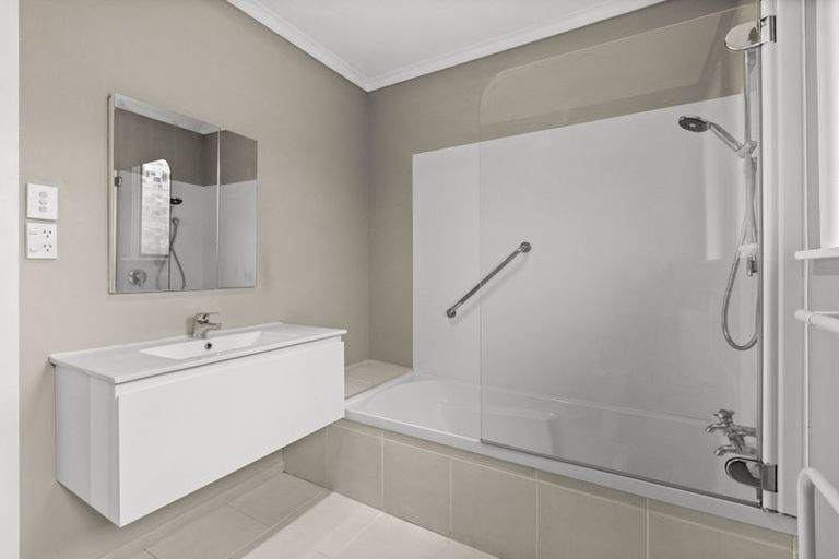 Photo of property in 5 Warwick Crescent, Taradale, Napier, 4112