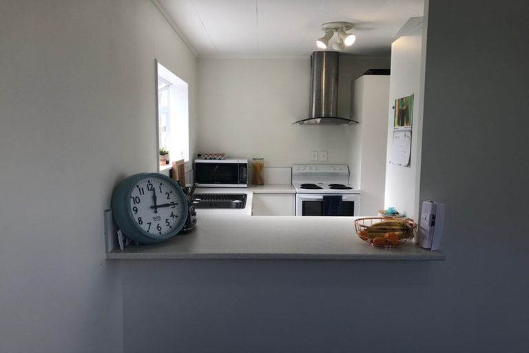 Photo of property in 2/48 Sandgate Avenue, Botany Downs, Auckland, 2010