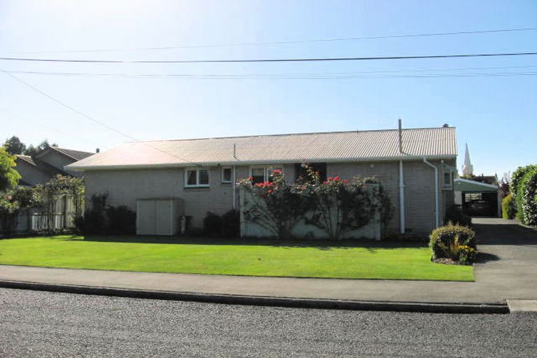 Photo of property in 21 Carston Street, Leeston, 7632