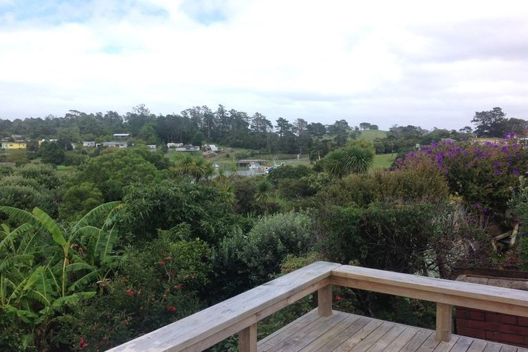 Photo of property in 12 Moana Road, Tinopai, Matakohe, 0593