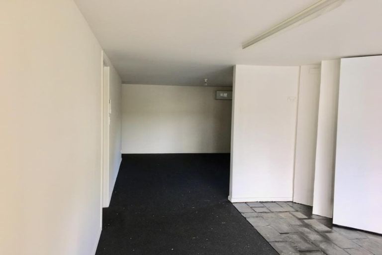 Photo of property in 318 West Coast Road, Glen Eden, Auckland, 0602