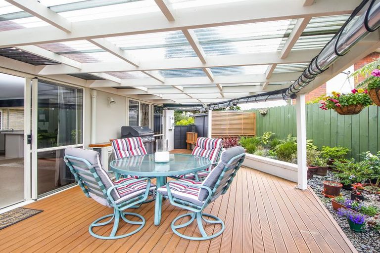Photo of property in 13 Bridgehead Cove, West Harbour, Auckland, 0618