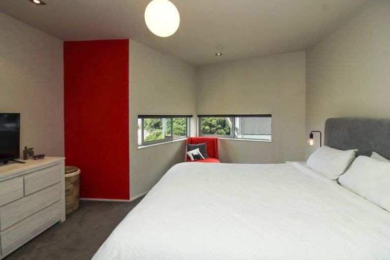 Photo of property in 12/2 Onslow Road, Khandallah, Wellington, 6035