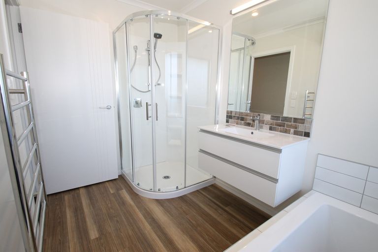 Photo of property in 33 Silver Springs Boulevard, Mosgiel, 9024