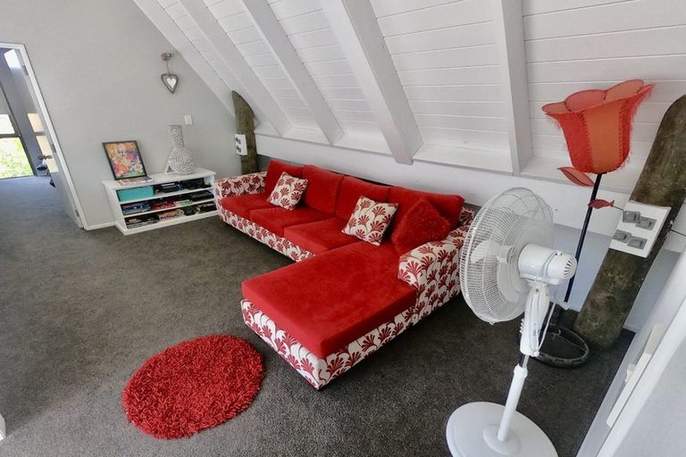 Photo of property in 18 Ngahere Drive, Horahora, Whangarei, 0110