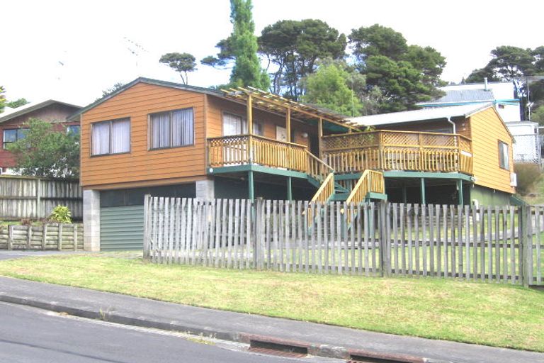 Photo of property in 13 Randal Place, Bayview, Auckland, 0629