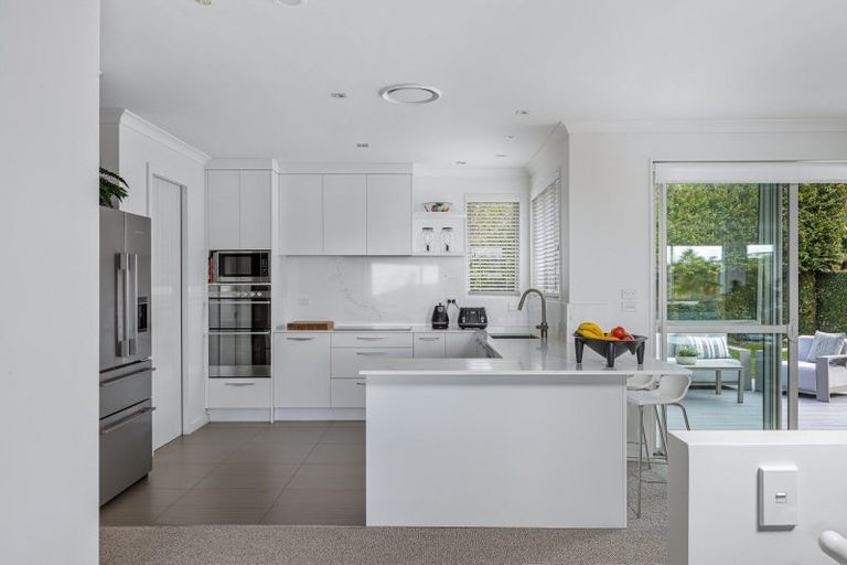 Photo of property in 56 Grovenor Drive, Orewa, 0931