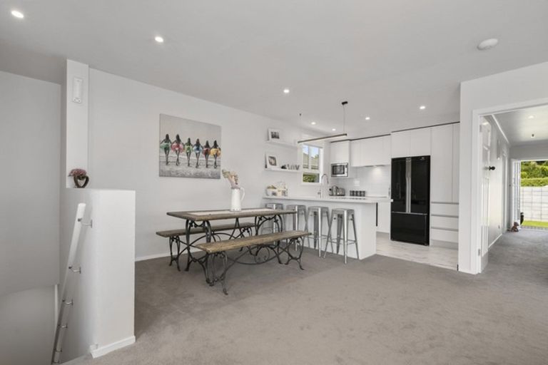 Photo of property in 3 Kitchener Terrace, Moturoa, New Plymouth, 4310