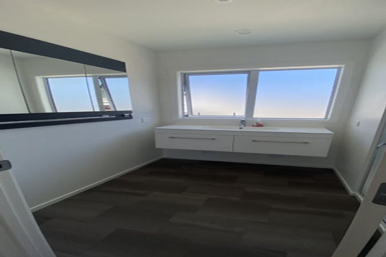 Photo of property in 104 Kingswood Road, Brookfield, Tauranga, 3110