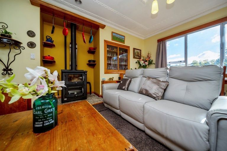 Photo of property in 7091 South Road, Warea, New Plymouth, 4381