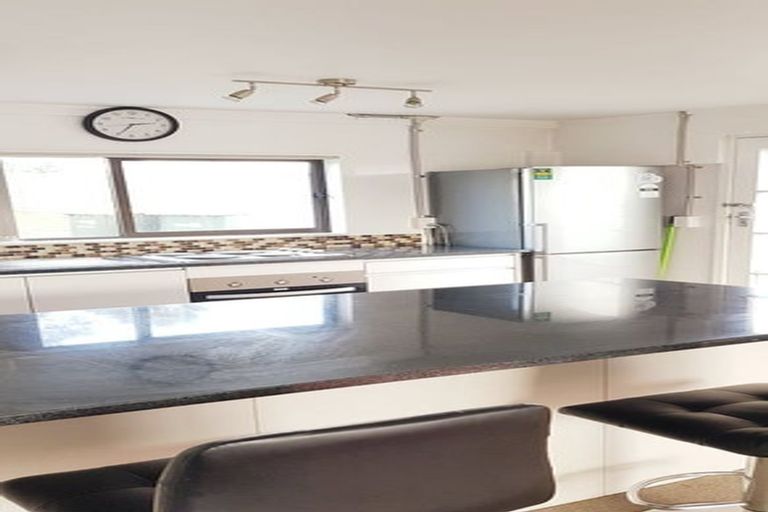 Photo of property in 28 Tatariki Street, Rosehill, Papakura, 2113