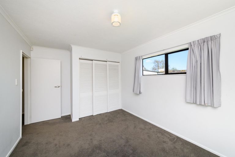 Photo of property in 20 Colonial Place, Kelvin Grove, Palmerston North, 4414