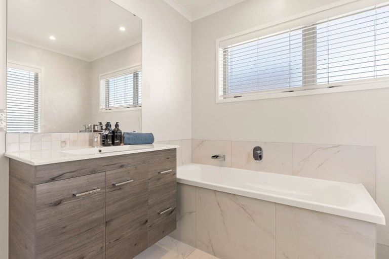 Photo of property in 91 Glidepath Road, Hobsonville, Auckland, 0616