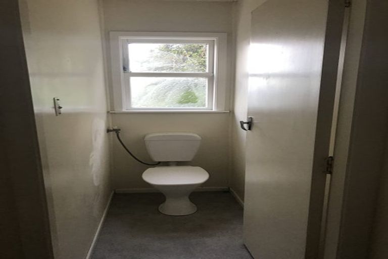 Photo of property in 41 Hungerford Road, Lyall Bay, Wellington, 6022