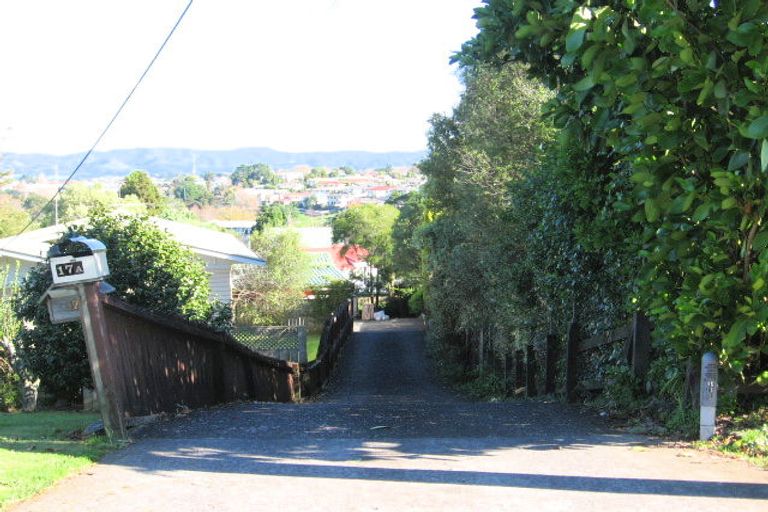 Photo of property in 17a Castaing Crescent, Te Atatu South, Auckland, 0610