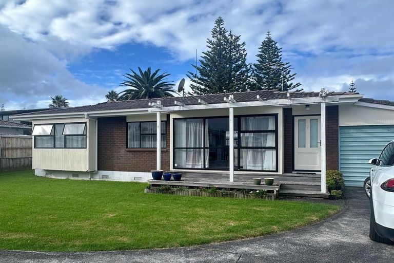Photo of property in 2/4 Weiti Road, Orewa, 0931