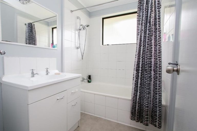 Photo of property in 42 Lindsay Crescent, Nawton, Hamilton, 3200