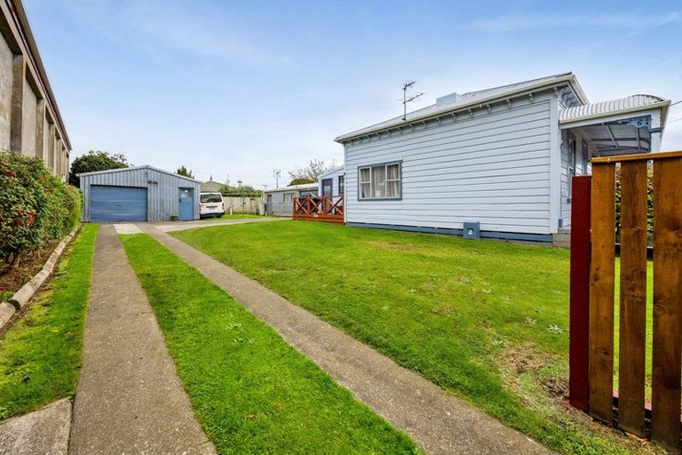 Photo of property in 82 Union Street, Hawera, 4610
