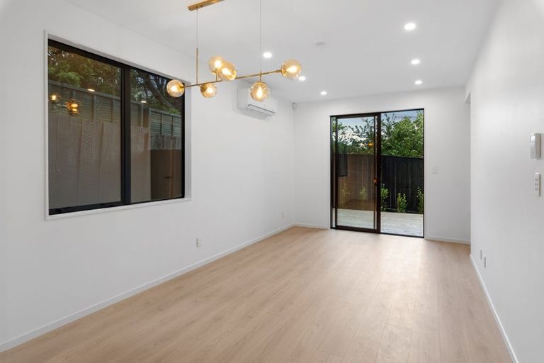 Photo of property in 29d Mirrabooka Avenue, Botany Downs, Auckland, 2010