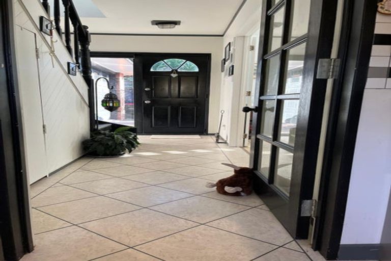 Photo of property in 2/14 Wilisa Rise, Goodwood Heights, Auckland, 2105