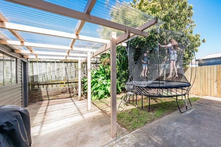 Photo of property in 4b Michael Road, Paraparaumu Beach, Paraparaumu, 5032