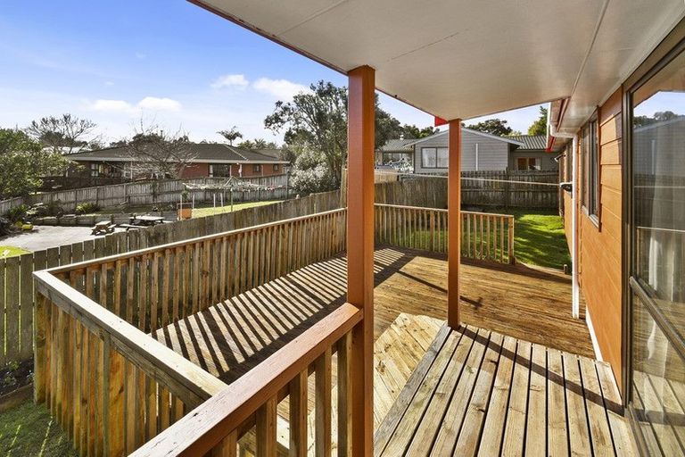 Photo of property in 2/20 Saint Annes Crescent, Wattle Downs, Auckland, 2103