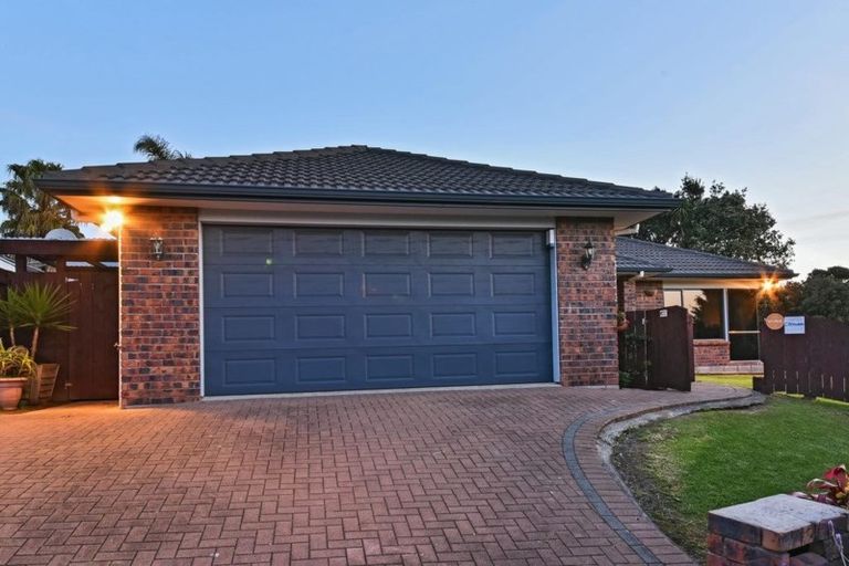Photo of property in 51 Bellville Drive, Clendon Park, Auckland, 2103