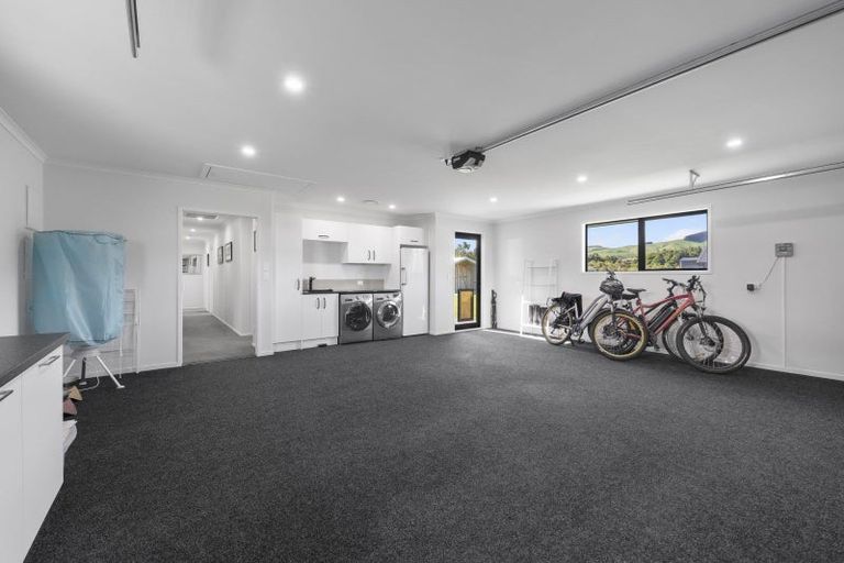 Photo of property in 1 Ribbonwood Lane, Kinloch, Taupo, 3377
