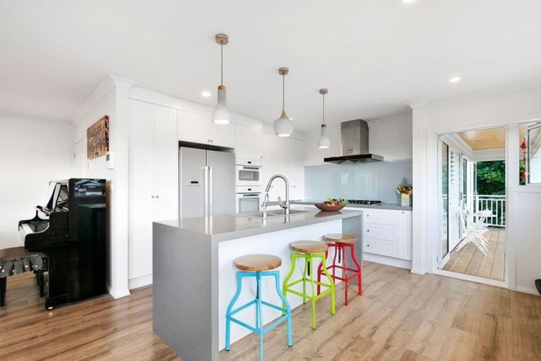 Photo of property in 14a Tiri View Place, Waiake, Auckland, 0630