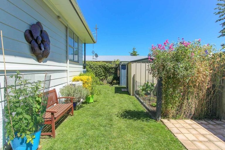 Photo of property in 21a Pohutukawa Drive, Owhata, Rotorua, 3010