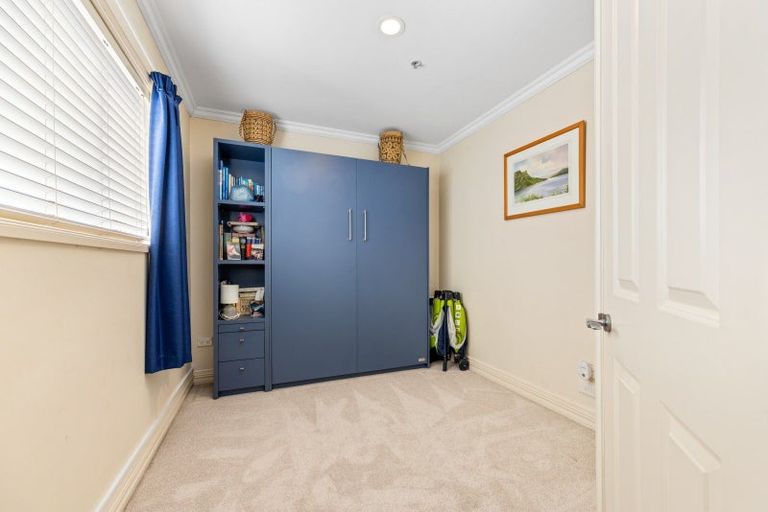 Photo of property in 1c Queen Street, New Plymouth, 4310