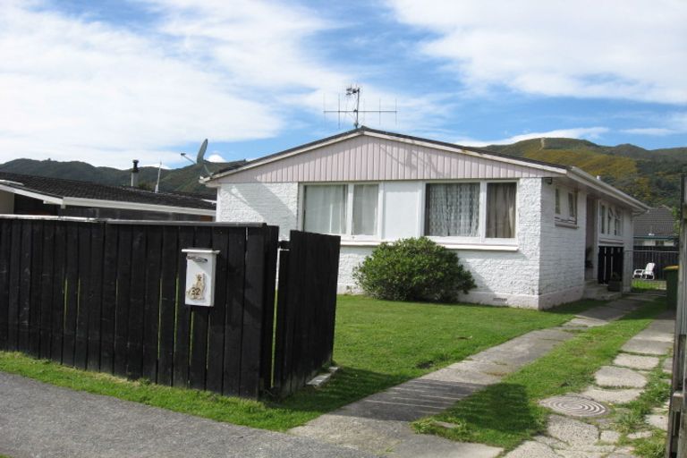 Photo of property in 32 Hamstead Street, Wainuiomata, Lower Hutt, 5014