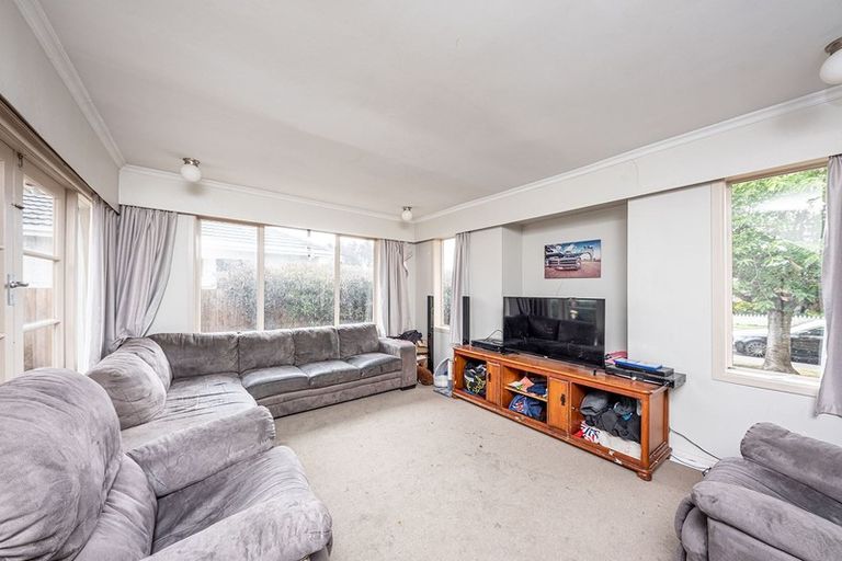 Photo of property in 3 Glenora Place, Hornby, Christchurch, 8042