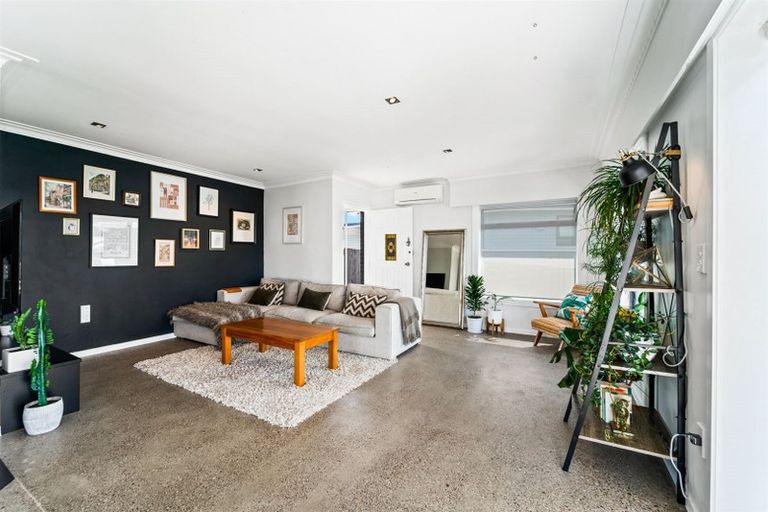 Photo of property in 814 Whangaparaoa Road, Manly, Whangaparaoa, 0930