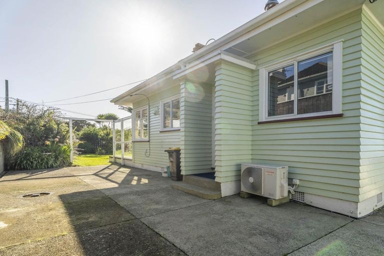 Photo of property in 159 Broderick Road, Johnsonville, Wellington, 6037