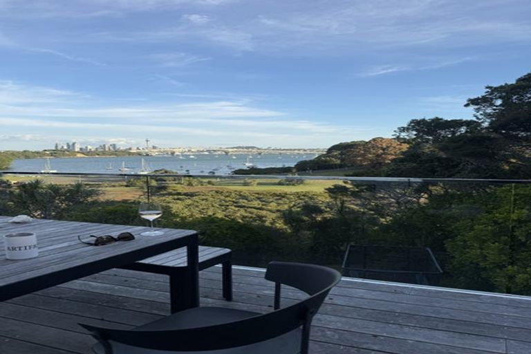 Photo of property in 48 Seaview Avenue, Northcote, Auckland, 0627