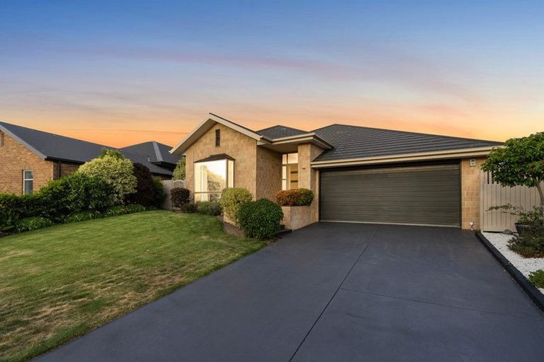 Photo of property in 30 Titirangi Crescent, Parklands, Christchurch, 8083