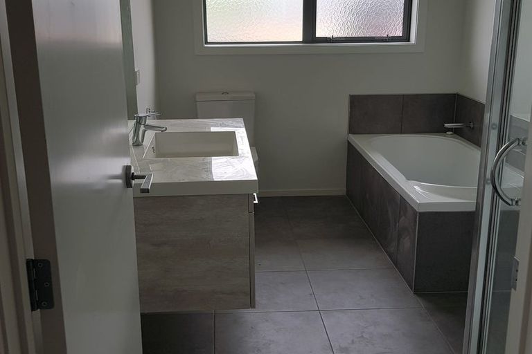 Photo of property in 1 Antrim Glade, Welcome Bay, Tauranga, 3175