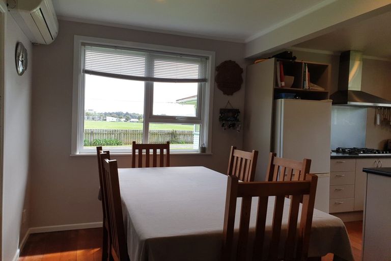 Photo of property in 352 Main Road, Tawa, Wellington, 5028