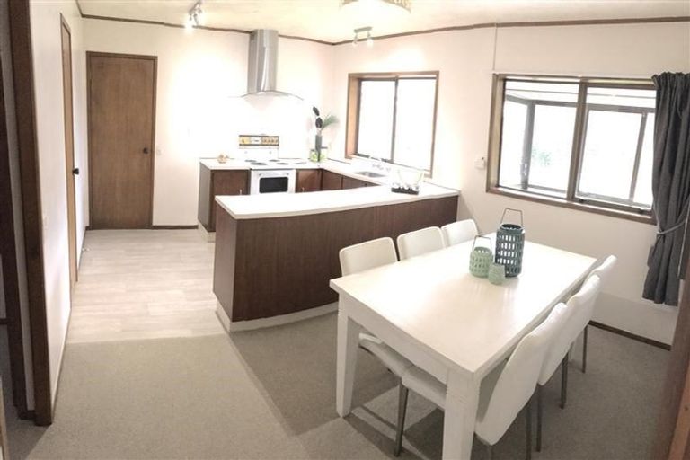 Photo of property in 4/4 Beach Road, Orewa, 0931