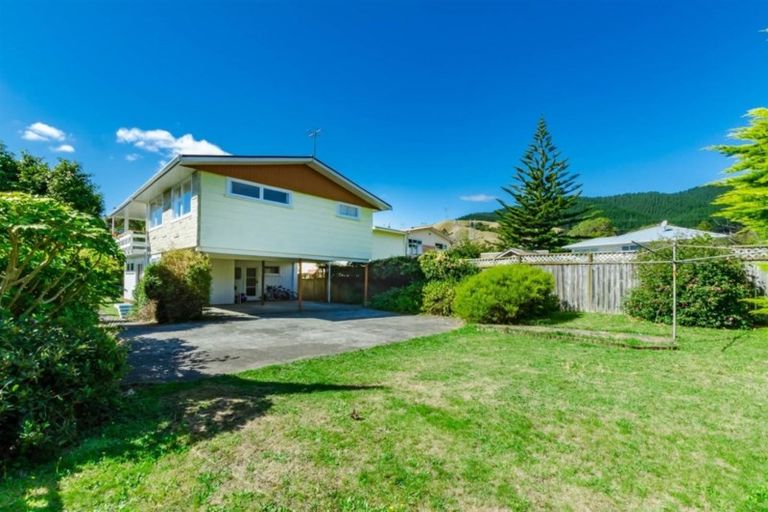 Photo of property in 5 Riwai Street, Paraparaumu, 5032