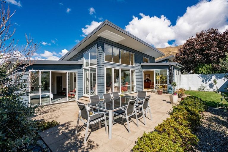 Photo of property in 21a Old Station Avenue, Wanaka, 9305