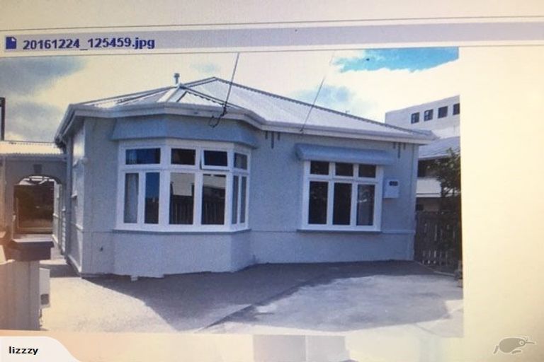 Photo of property in 7 Edge Hill, Mount Victoria, Wellington, 6011