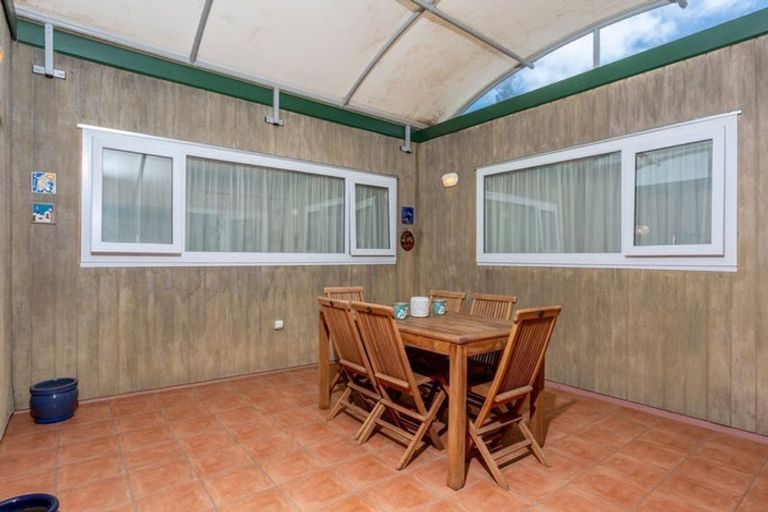 Photo of property in 10 Woodcote Drive, Glenfield, Auckland, 0629