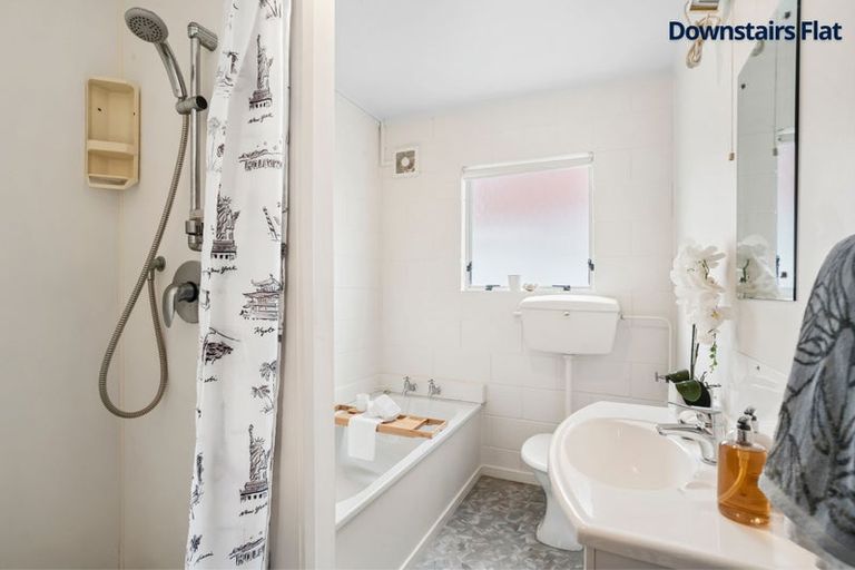 Photo of property in 91a Kiwi Esplanade, Mangere Bridge, Auckland, 2022